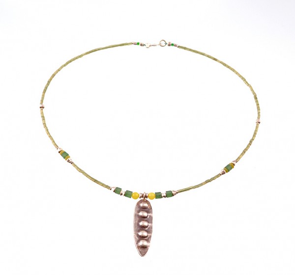 Jade Halskette mit Silberanhänger